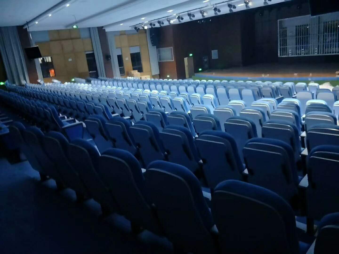 Harga tempat duduk bioskop filem baik untuk dijual.jpg Good price cinema hall movie seat for sale.jpg